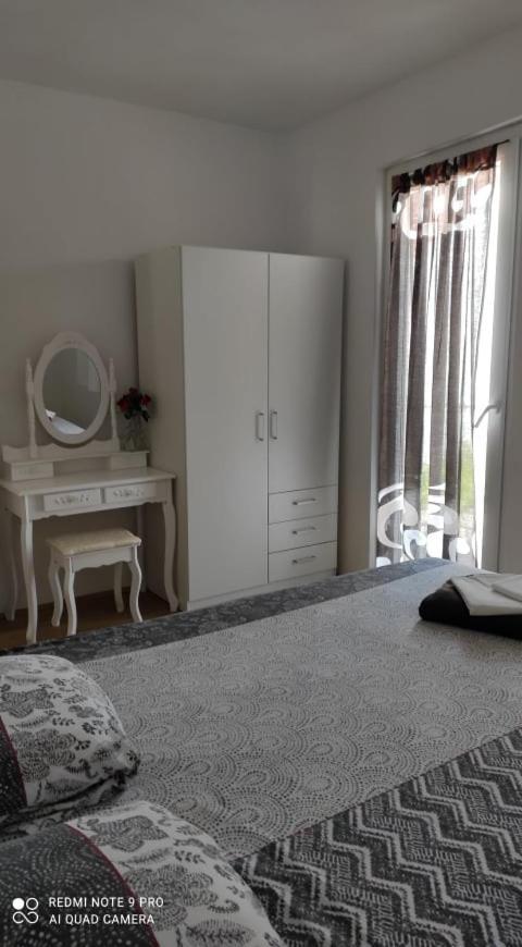 Apartmani Bezek Ston Exterior foto